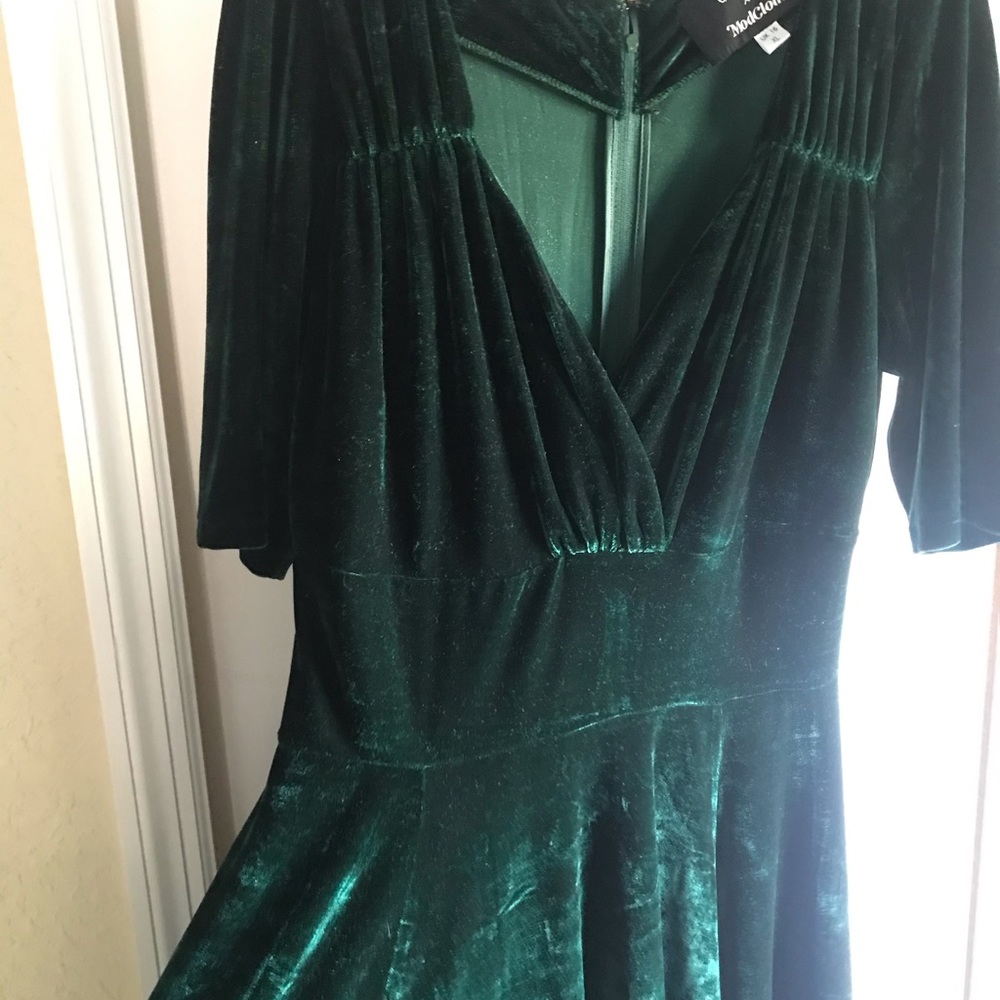 ModCloth Emerald Velvet Tea-Length Dress